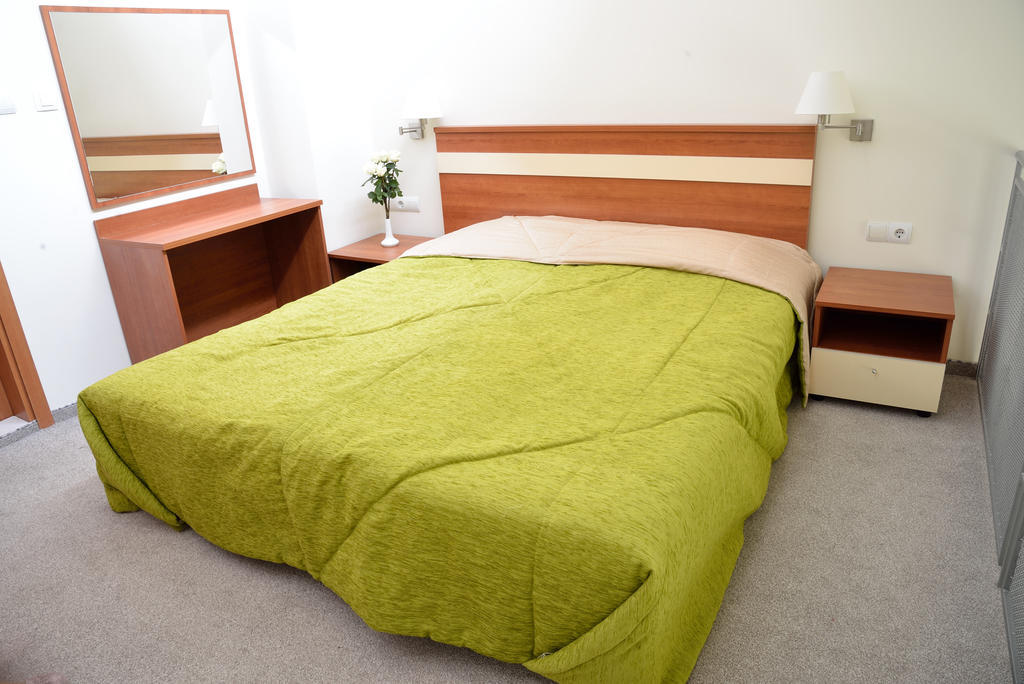 Glicinia Hotel Golden Sands Room photo